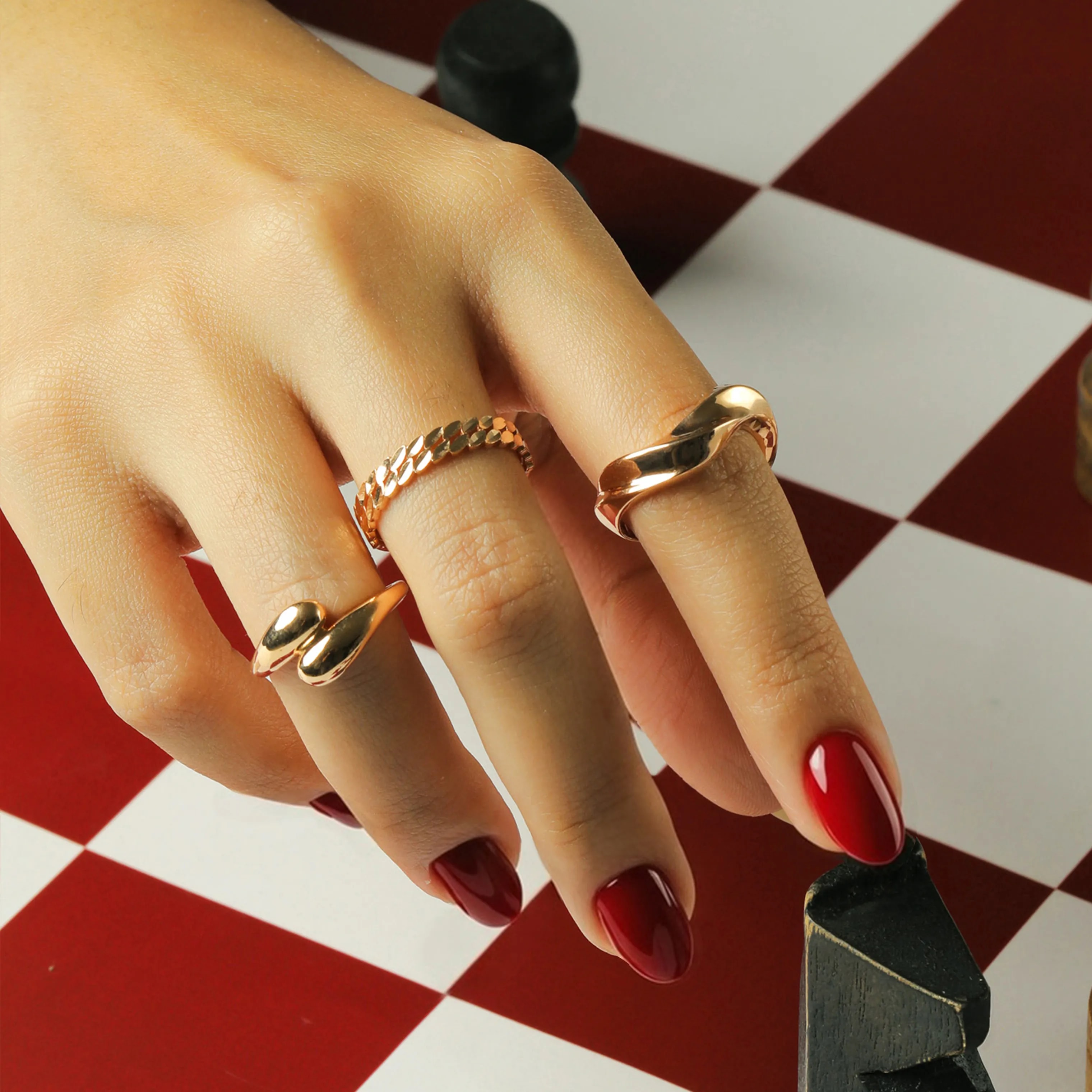 Ambitious & Elegant: Gaya Perhiasan untuk Generasi yang Selalu Bergerak