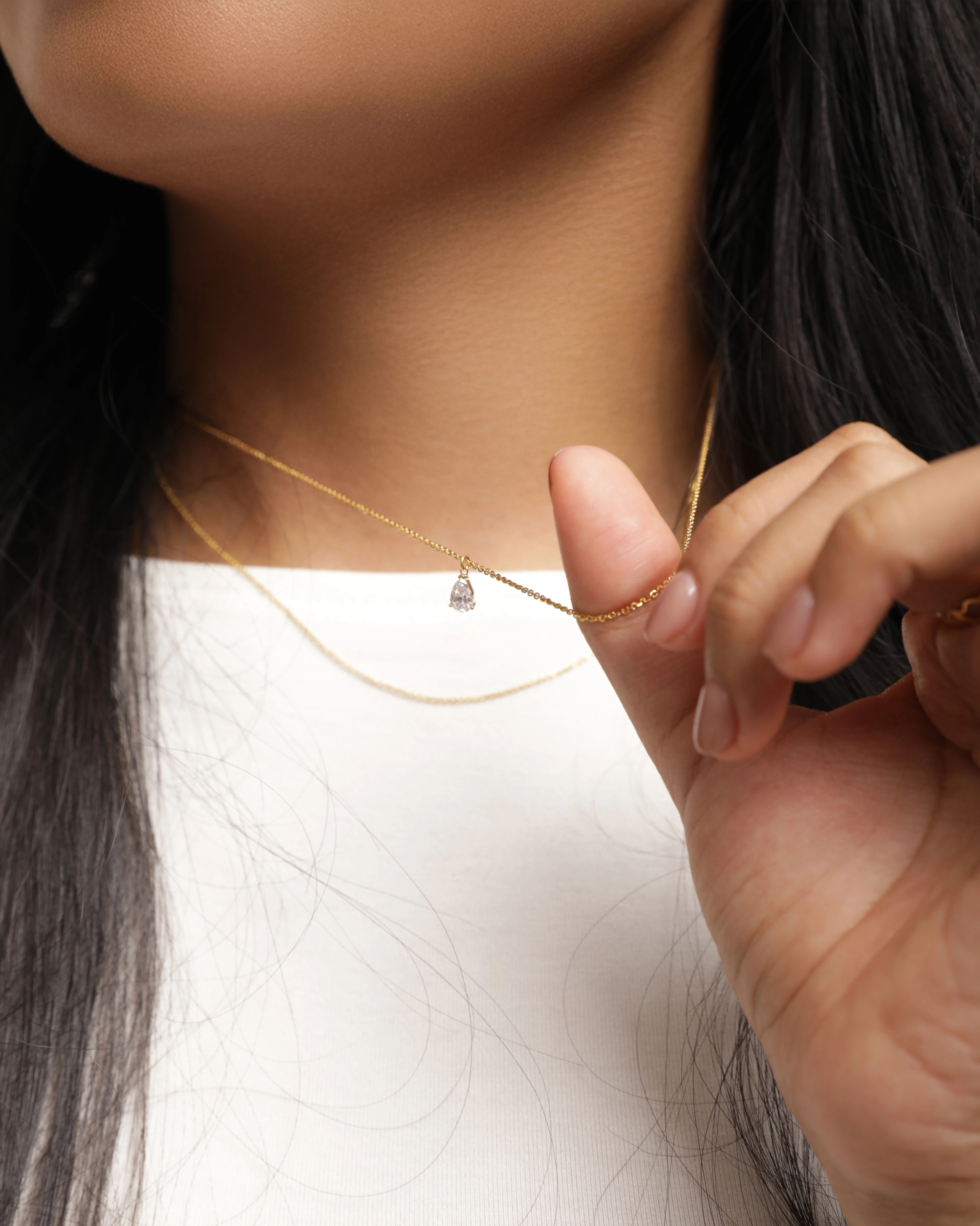 Kalung Emas: Perhiasan Elegan yang Menyempurnakan Penampilan